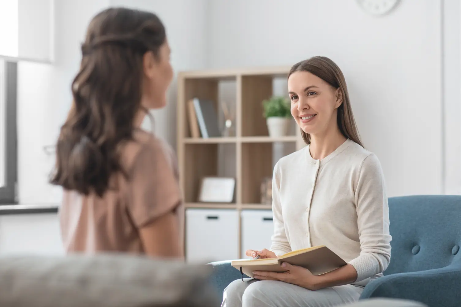 Vaughan Psychologists - therapy session with woman